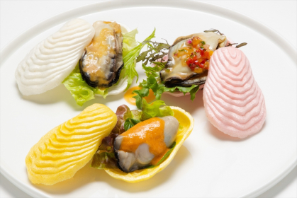 【絶品】世界初!?　牡蠣が殻ごと食べられる、まるで生牡蠣サラダ【7月25日発売開始】