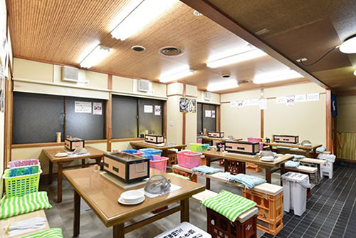 ふじ万 かき小屋のぶちゃん