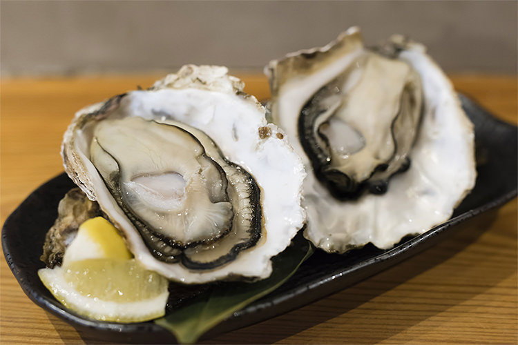 焼き牡蠣 牡蠣ングダム 広島はしご牡蠣