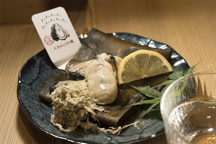 牡蠣の昆布〆 牡蠣ングダム 広島はしご牡蠣