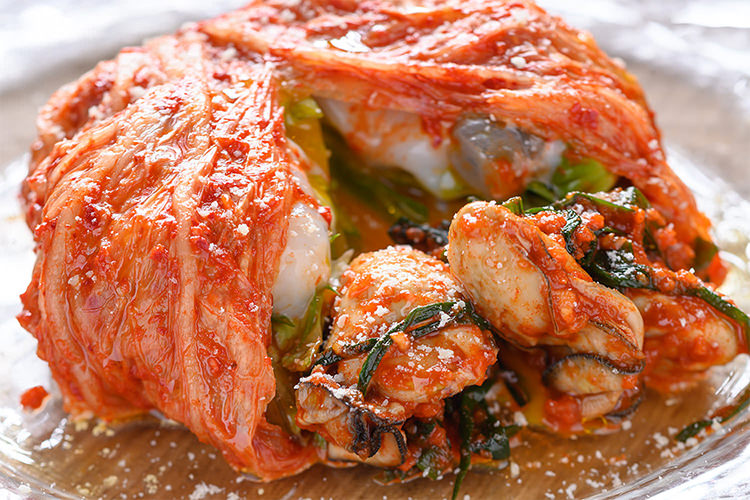 カキ入りポッサムキムチサラダ 牡蠣ングダム 広島はしご牡蠣