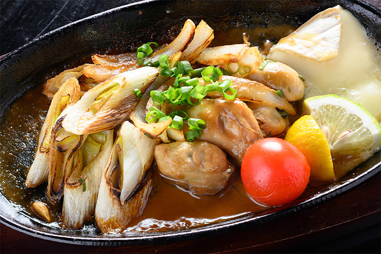 牡蠣と白ネギ 味噌仕立て 牡蠣ングダム 広島はしご牡蠣