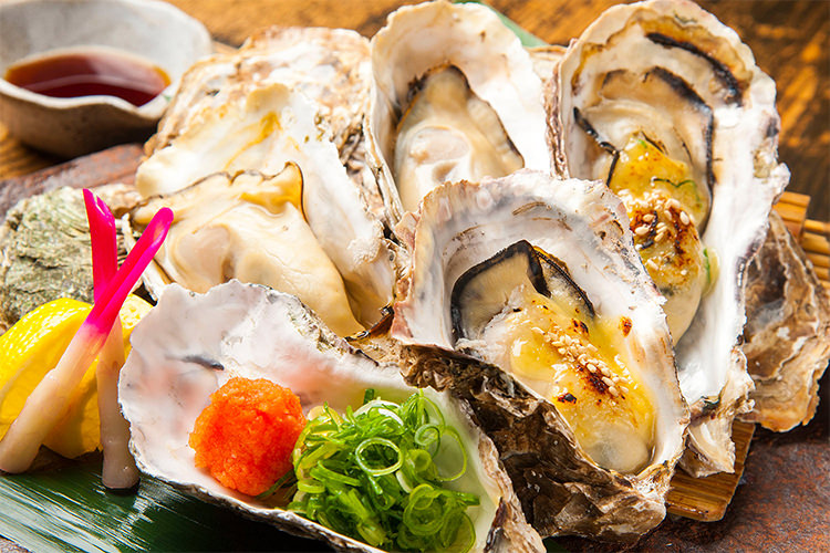 広島ブランド牡蠣 かき小町の「焼き牡蠣」 牡蠣ングダム 広島はしご牡蠣