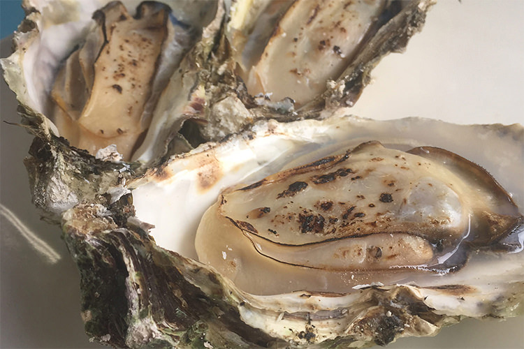 焼き牡蠣 牡蠣ングダム 広島はしご牡蠣