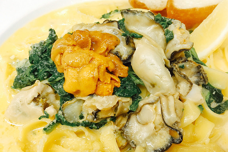 広島県産牡蠣とウニホウレンのクリームソース 牡蠣ングダム 広島はしご牡蠣