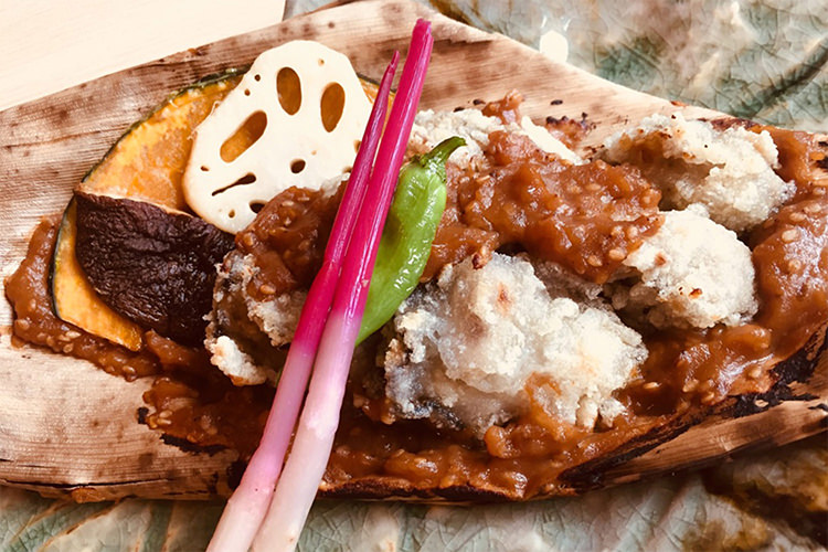 牡蠣の竹皮味噌焼き 牡蠣ングダム 広島はしご牡蠣