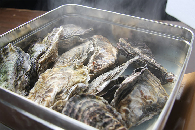 ミルキー鉄男のがんがん焼き 牡蠣ングダム 広島はしご牡蠣