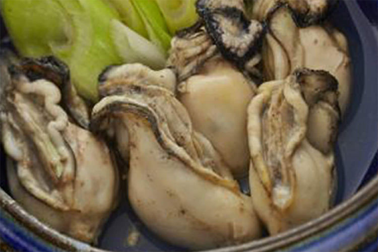 牡蠣の酒蒸し 牡蠣ングダム 広島はしご牡蠣