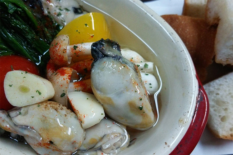 牡蠣のアヒージョ 牡蠣ングダム 広島はしご牡蠣