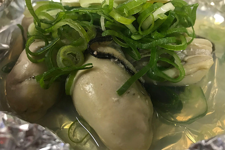 牡蠣の吟醸蒸し
 牡蠣ングダム 広島はしご牡蠣