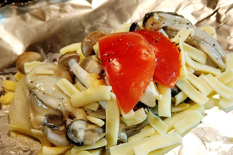 呉のカキとキノコのホイル焼 牡蠣ングダム 広島はしご牡蠣