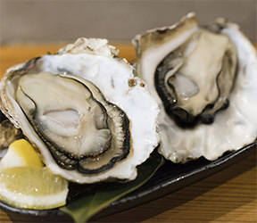 焼き牡蠣 牡蠣ングダム 広島はしご牡蠣