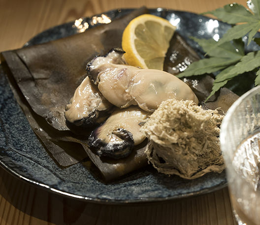 牡蠣の昆布〆 牡蠣ングダム 広島はしご牡蠣