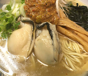 カキ藻塩レモン麺 牡蠣ングダム 広島はしご牡蠣