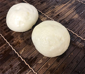 牡蠣入り肉まん 牡蠣ングダム 広島はしご牡蠣