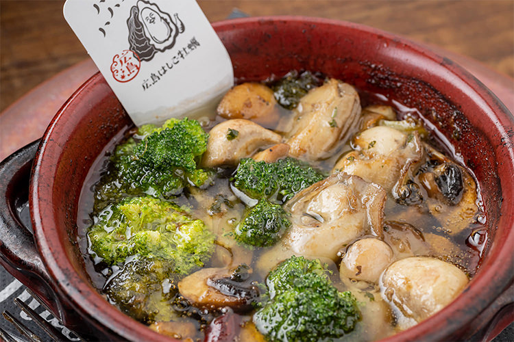 宮島産かきのアヒージョ 牡蠣ングダム 広島はしご牡蠣